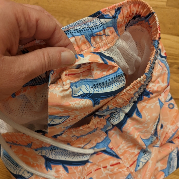 Men's Vineyard Vines swim trunks - Picture 5 of 9